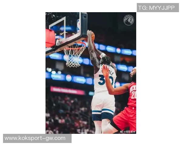 华兹狂砍55分杜兰特紧随其后贡献39分两人联手引领比赛高潮